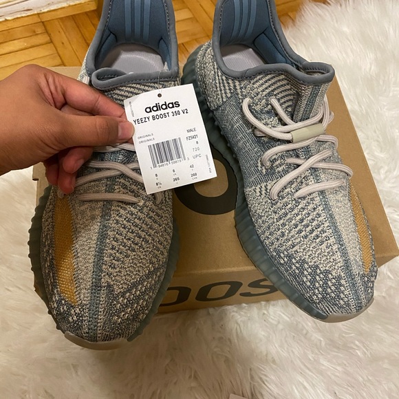 Yeezy Boost - Picture 9 of 11